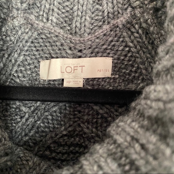 GREY TURTLENECK SWEATER VEST - Picture 3 of 5